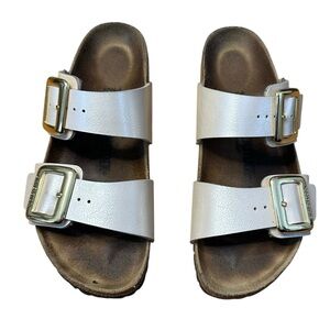 Birkenstock Women's Sydney Luxe Buckle Sandal 39/8 Pearl White